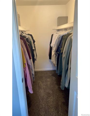 1347 Bush Creek Drive, Grand Blanc, MI 48439