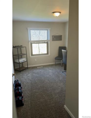 1347 Bush Creek Drive, Grand Blanc, MI 48439