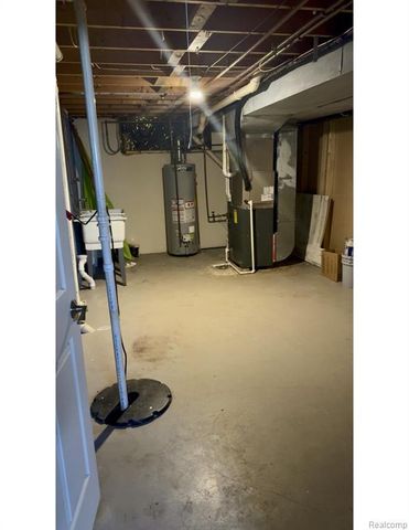 1347 Bush Creek Drive, Grand Blanc, MI 48439