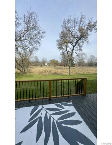 1347 Bush Creek Drive, Grand Blanc, MI 48439