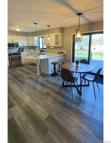 1347 Bush Creek Drive, Grand Blanc, MI 48439