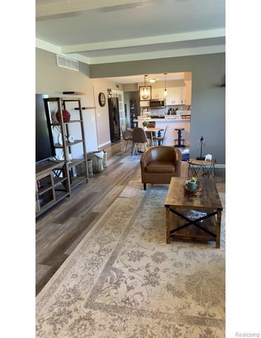 1347 Bush Creek Drive, Grand Blanc, MI 48439