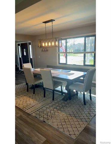 1347 Bush Creek Drive, Grand Blanc, MI 48439