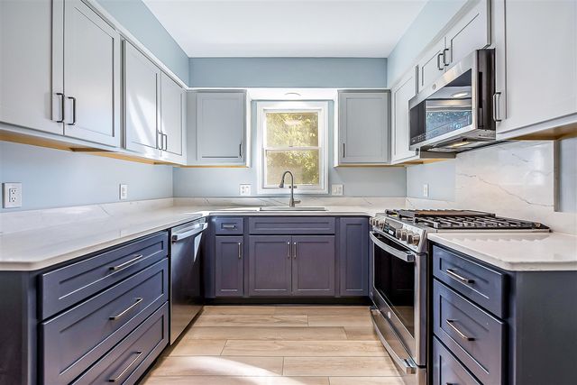 5712 Meadowview Street, Ypsilanti, MI 48197