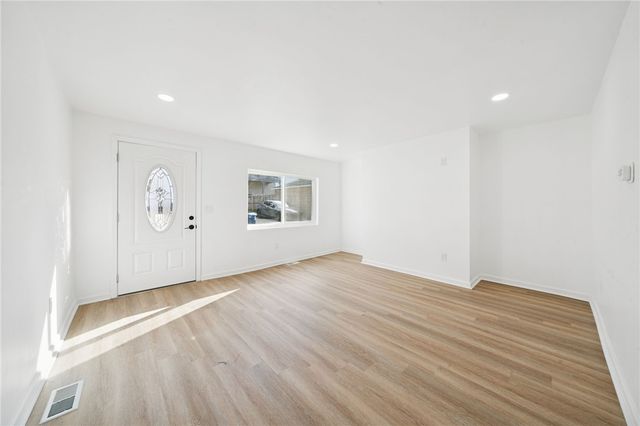 5604 Price Way, Stanton Heights, PA 15201