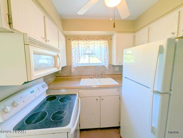 125 Demotte Avenue, Daytona Beach, FL 32118