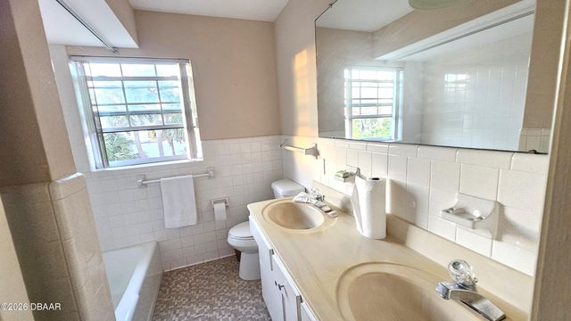 125 Demotte Avenue, Daytona Beach, FL 32118