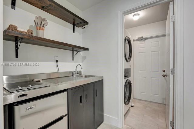 1319 SW 30th St B, Fort Lauderdale, FL 33315