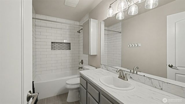 1909 Highpoint Street, Enumclaw, WA 98022