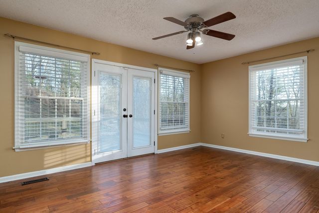 345 Potter Place Road NW, Charleston, TN 37310