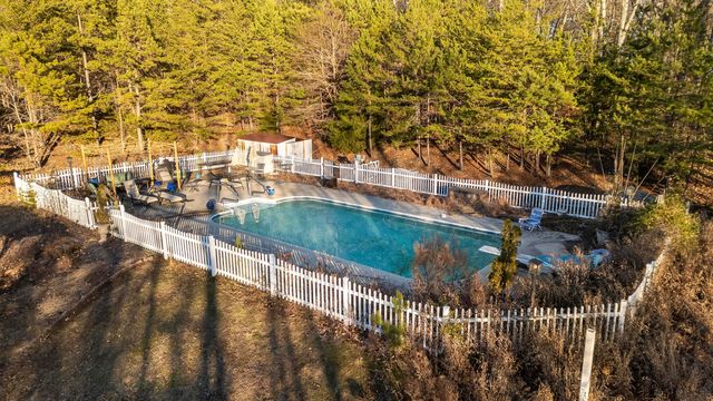 345 Potter Place Road NW, Charleston, TN 37310