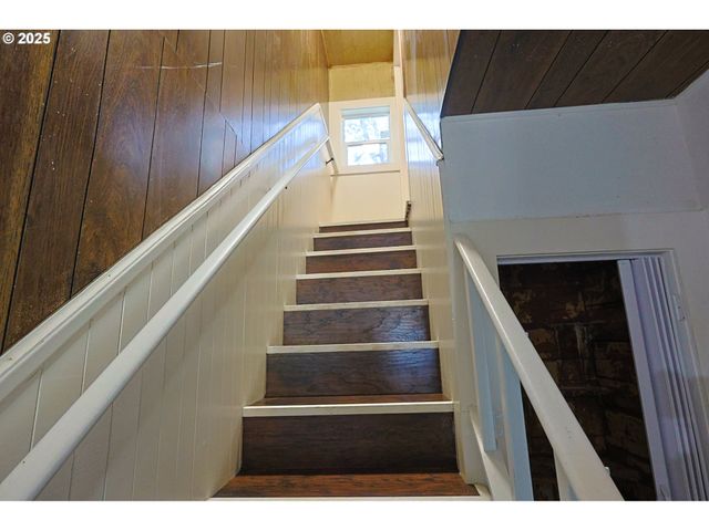 1194 Oregon Ave, Coos Bay, OR 97420