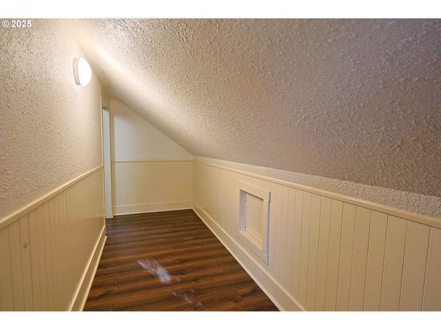 1194 Oregon Ave, Coos Bay, OR 97420