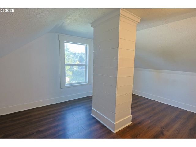 1194 Oregon Ave, Coos Bay, OR 97420