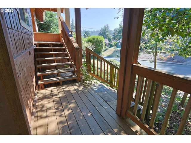 1194 Oregon Ave, Coos Bay, OR 97420