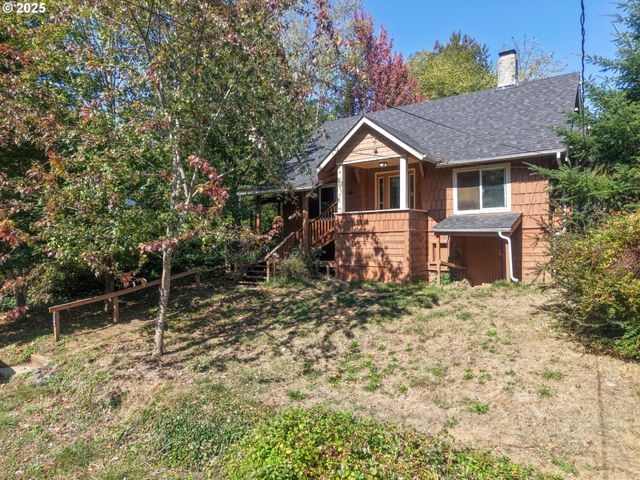 1194 Oregon Ave, Coos Bay, OR 97420