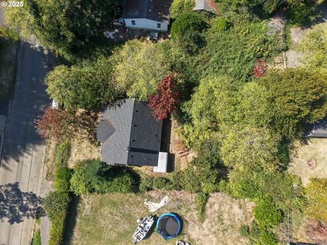 1194 Oregon Ave, Coos Bay, OR 97420