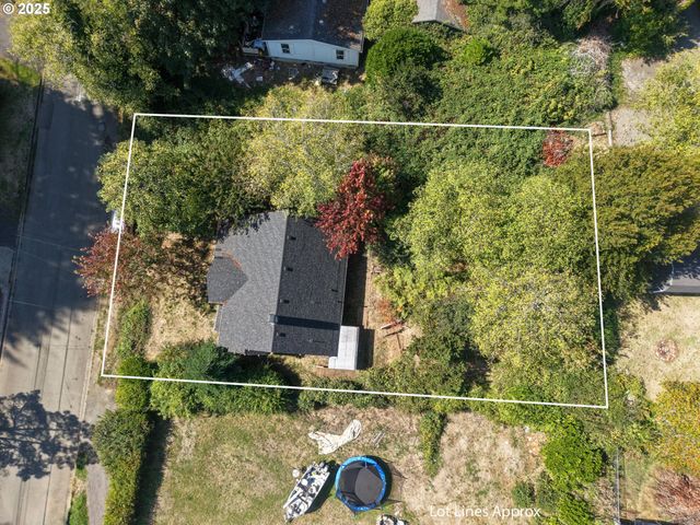 1194 Oregon Ave, Coos Bay, OR 97420