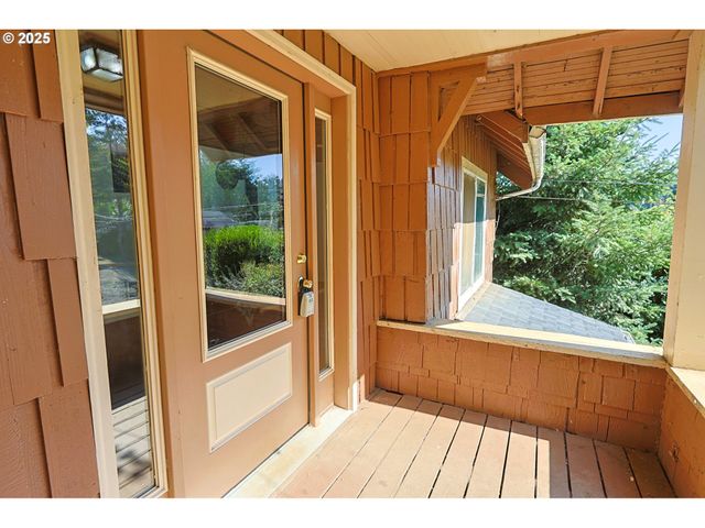 1194 Oregon Ave, Coos Bay, OR 97420