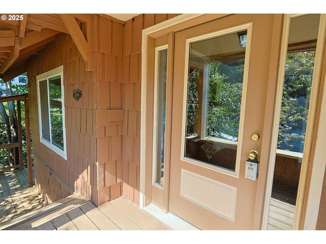 1194 Oregon Ave, Coos Bay, OR 97420