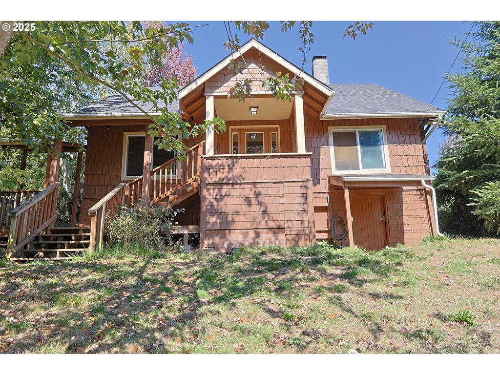 1194 Oregon Ave, Coos Bay, OR 97420