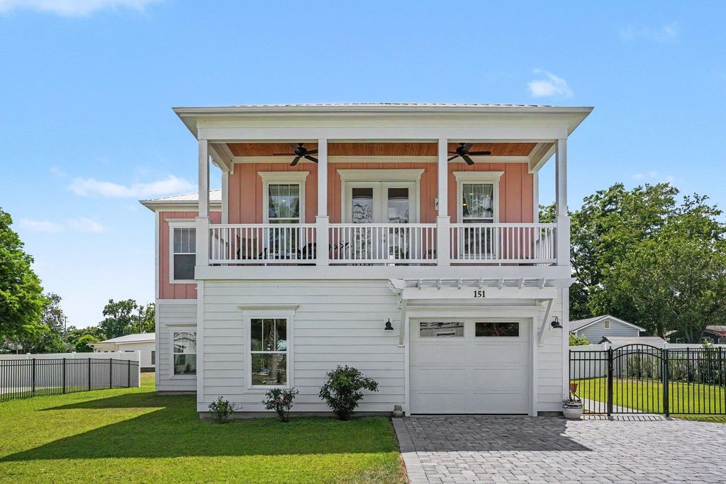 151 McIlroy Ct., Murrells Inlet, SC 29576
