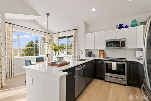 18560 NE 57th Street, Redmond, WA 98052