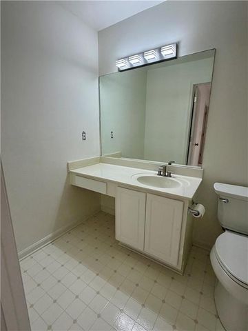 10900 Wittenridge Drive J8, Alpharetta, GA 30022
