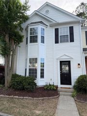 10900 Wittenridge Drive J8, Alpharetta, GA 30022