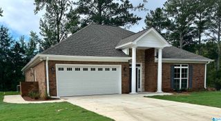 202 VILLAGE CIRCLE, Anniston, AL 36207