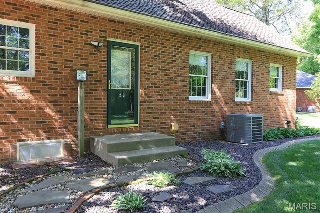 610 N Harrison Street, Trenton, IL 62293
