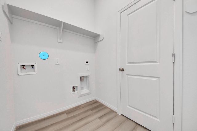 409 Legacy Point Drive B, Sealy, TX 77474