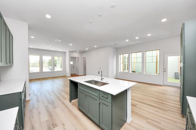 409 Legacy Point Drive B, Sealy, TX 77474