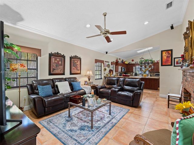 16828 NW 83rd Pl, Miami Lakes, FL 33016