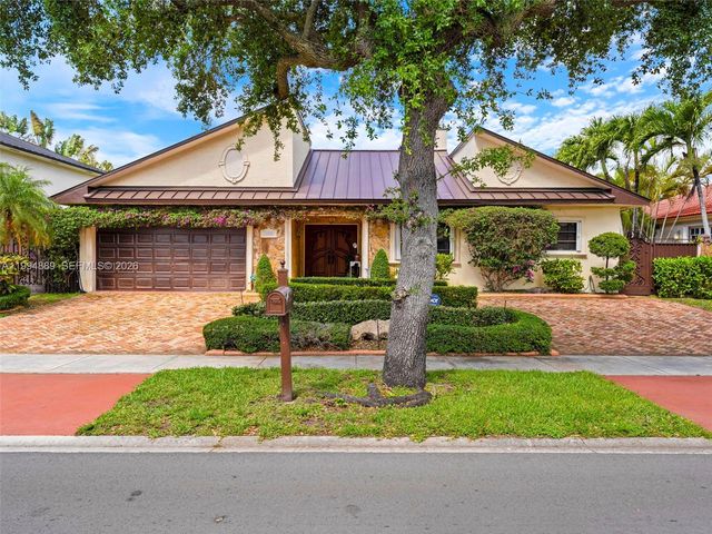 16828 NW 83rd Pl, Miami Lakes, FL 33016