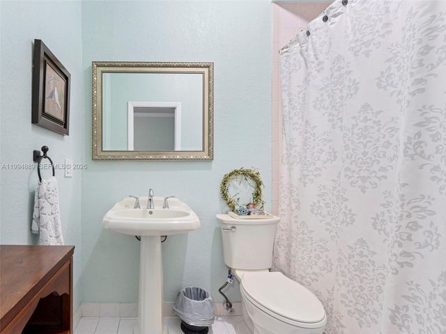 16828 NW 83rd Pl, Miami Lakes, FL 33016