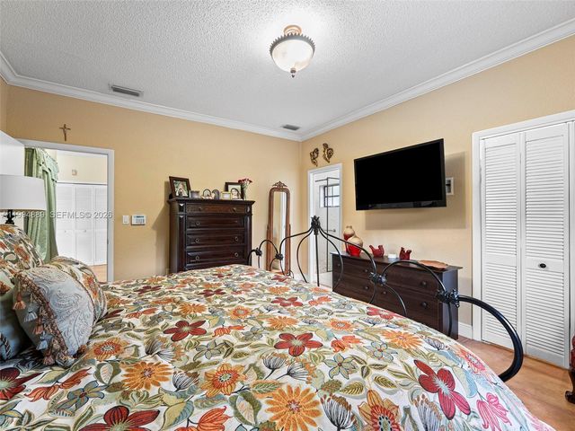 16828 NW 83rd Pl, Miami Lakes, FL 33016