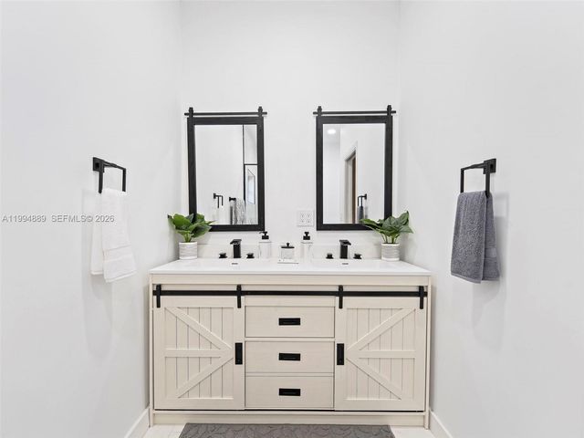 16828 NW 83rd Pl, Miami Lakes, FL 33016