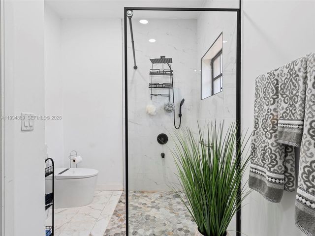 16828 NW 83rd Pl, Miami Lakes, FL 33016