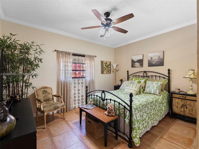 16828 NW 83rd Pl, Miami Lakes, FL 33016