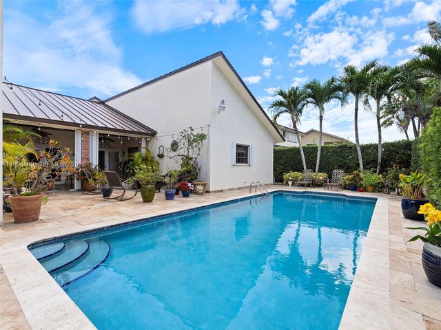 16828 NW 83rd Pl, Miami Lakes, FL 33016