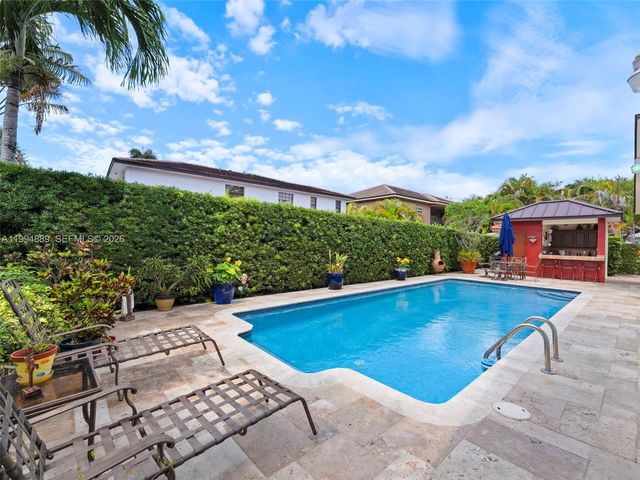 16828 NW 83rd Pl, Miami Lakes, FL 33016