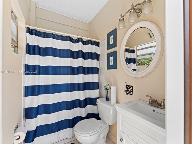 16828 NW 83rd Pl, Miami Lakes, FL 33016