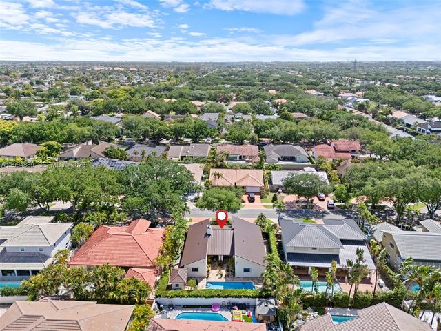 16828 NW 83rd Pl, Miami Lakes, FL 33016