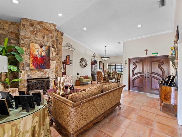 16828 NW 83rd Pl, Miami Lakes, FL 33016