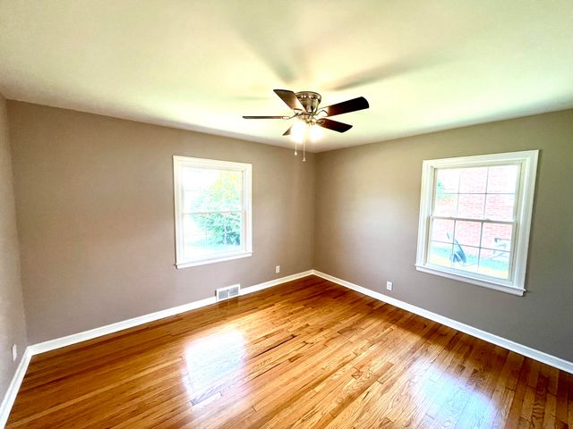 430 College Manor, Harrodsburg, KY 40330