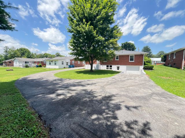 430 College Manor, Harrodsburg, KY 40330