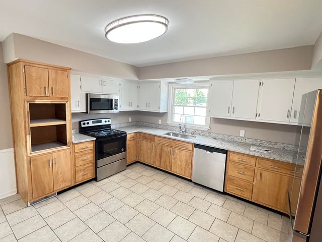 430 College Manor, Harrodsburg, KY 40330