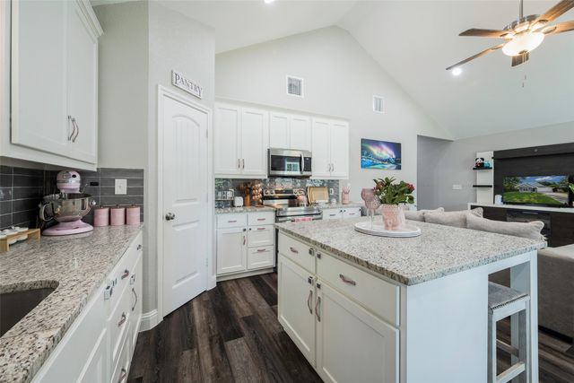 1004 San Jacinto Street, Terrell, TX 75160