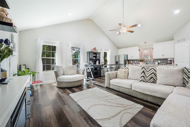 1004 San Jacinto Street, Terrell, TX 75160